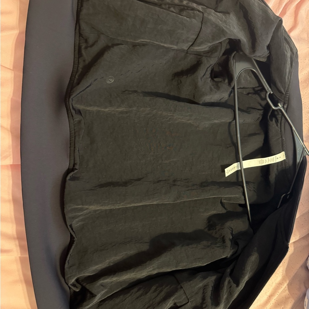 Lululemon Women's non stop Black Bomber reversible Jacket size 6 NWOT - Picture 7 of 13